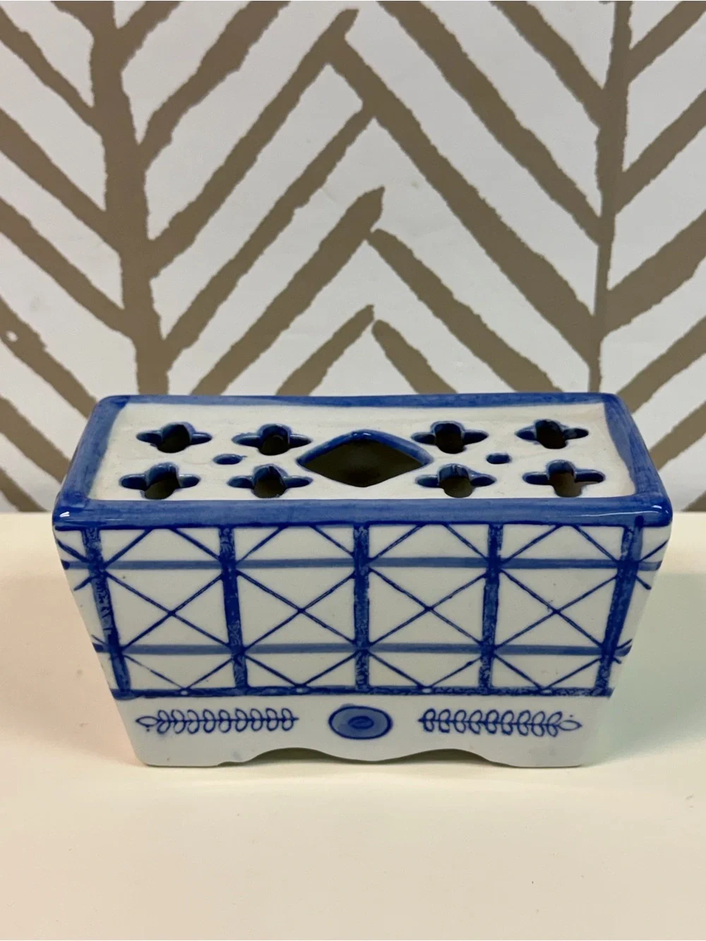 Vintage Blue & White Unbranded Porcelain Faience Frog Brick Vase